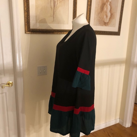 Vneck dress with designer inspired colors - Picture 3 of 3